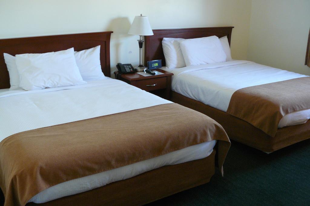 Ptarmigan Inn Hay River Cameră foto